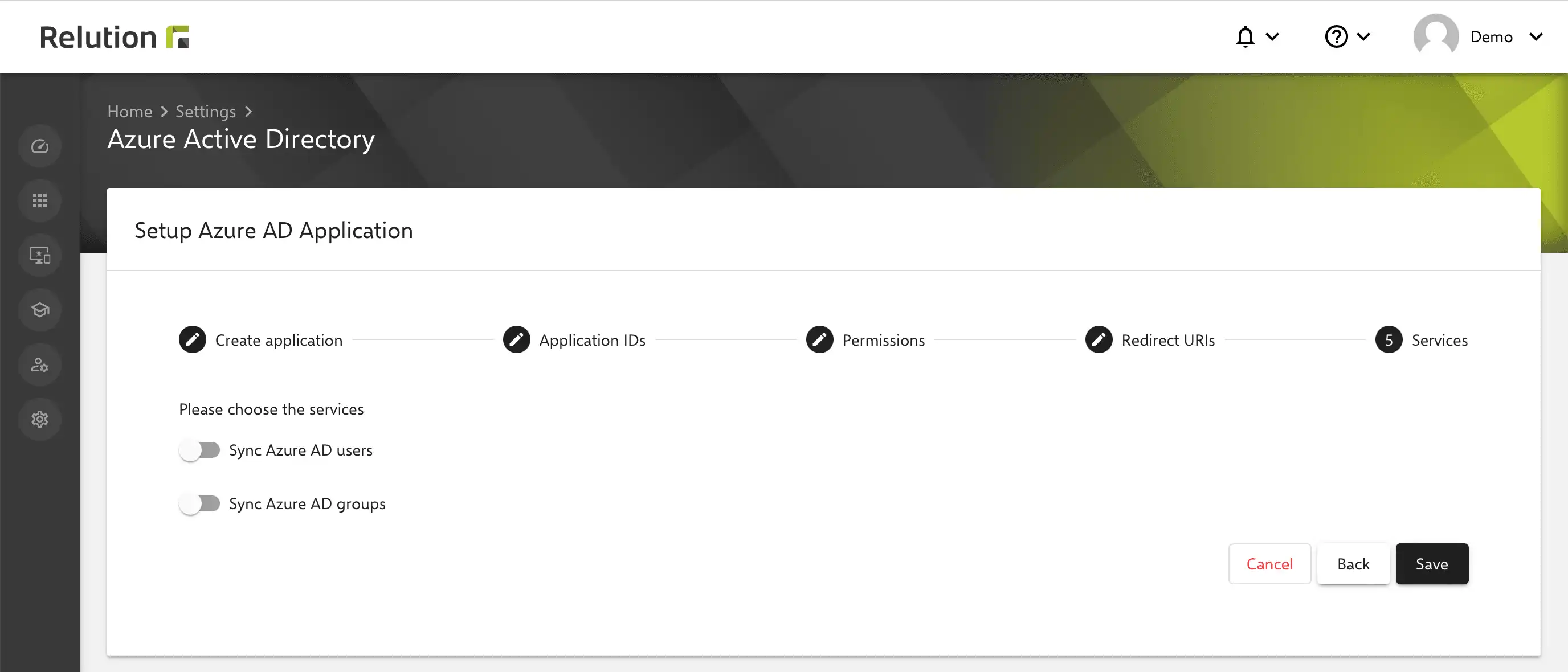 Vista de configuración en Relution con la opción de sincronizar usuarios y grupos de Azure AD y finalizar la configuración haciendo clic en « Guardar »