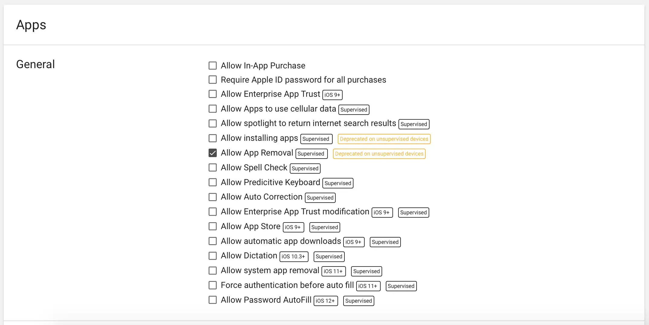 Configurazione delle politiche in Relution con l’opzione « Consenti la disinstallazione delle app » sotto « Restrizioni », che deve essere abilitata per l’installazione delle app di sistema su un iPad condiviso Apple