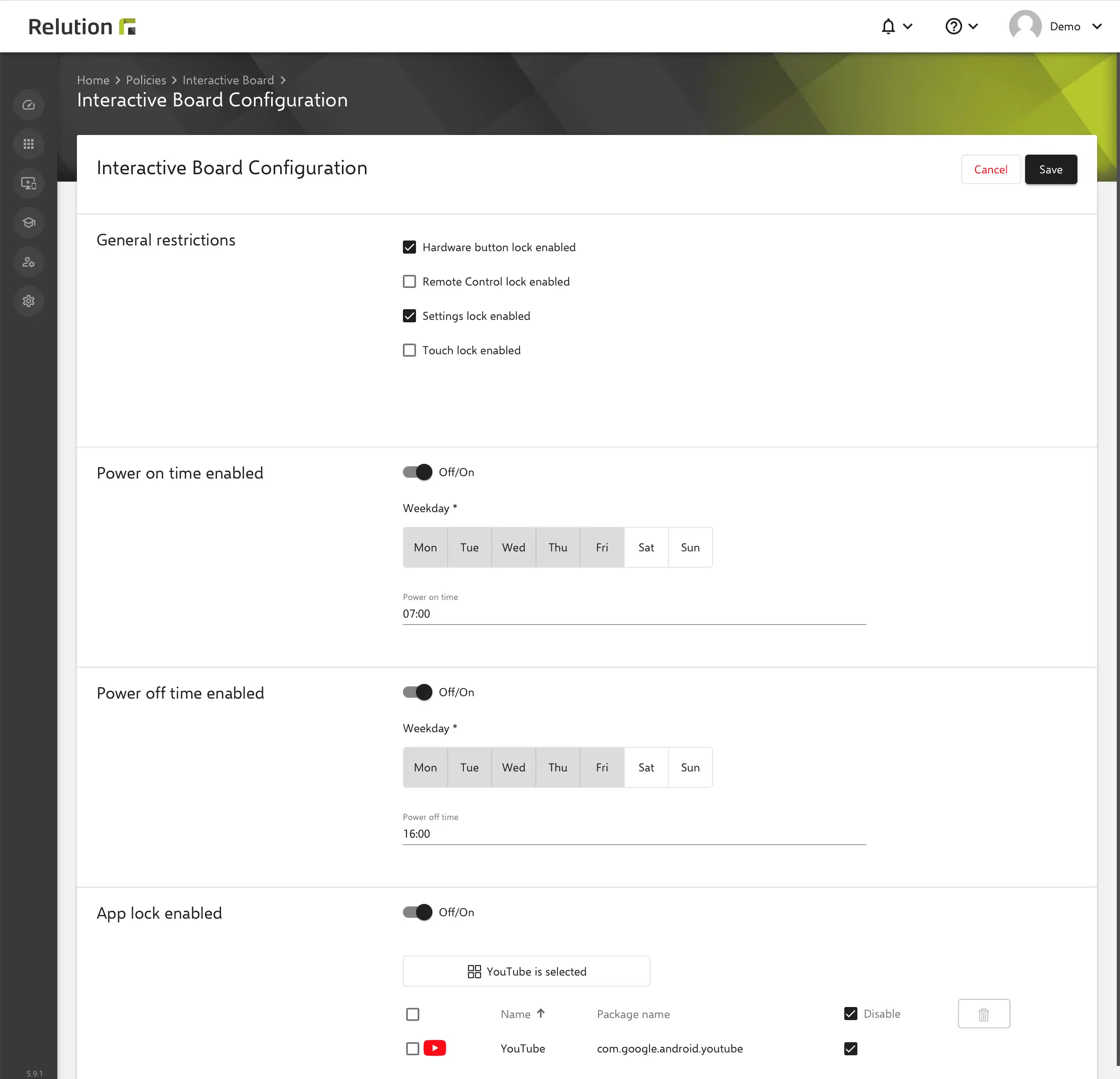 Configuration of interactive whiteboards in the Relution portal to define functionalities and automatic schedules