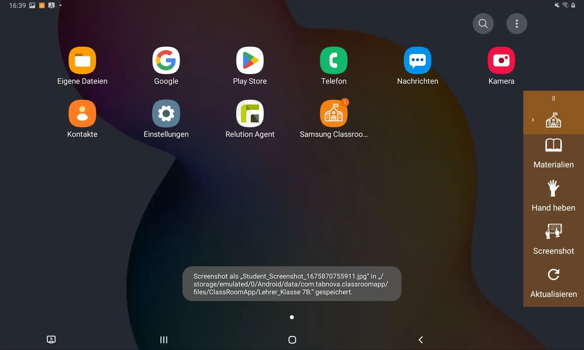 Funktion „Datei senden“ in der Samsung Classroom Management App mit der Möglichkeit, Arbeitsergebnisse direkt an das Lehrergerät zu übertragen und unter „Eigene Dateien“ zu speichern