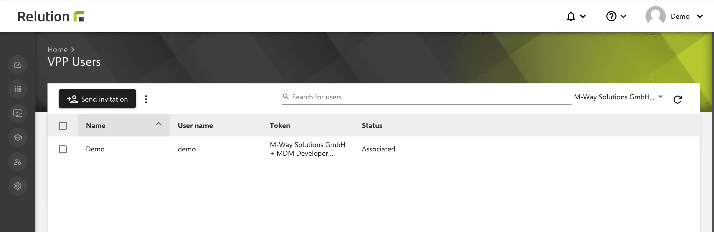 Relution’da "VPP Kullanıcıları" bölümünde iTunes şartlar ve koşulları kabul edildikten sonra durum "Atandı" olarak görüntüleniyor