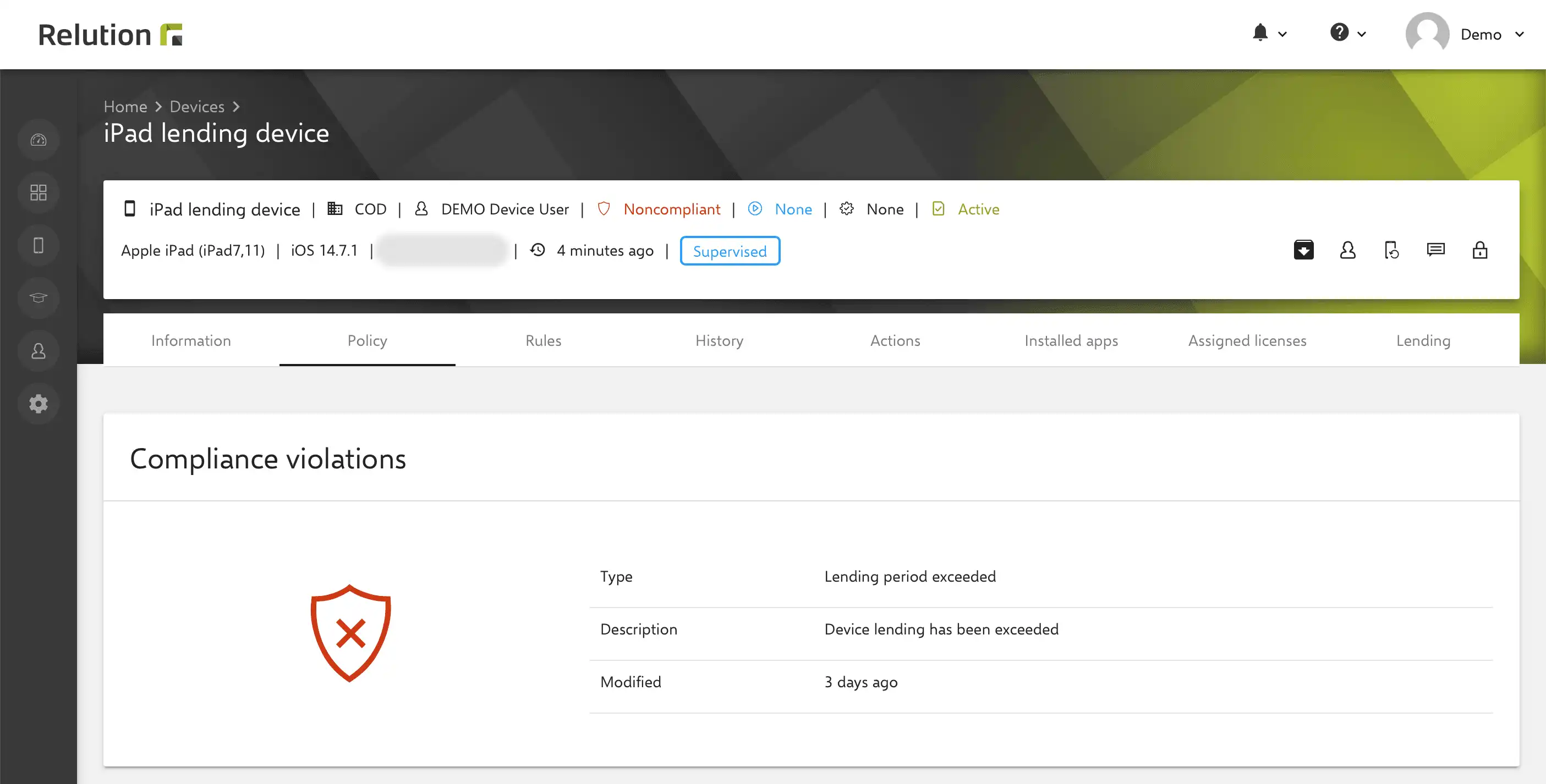 Vue détaillée d'une violation de conformité dans Relution montrant des informations spécifiques sur la cause et les politiques concernées