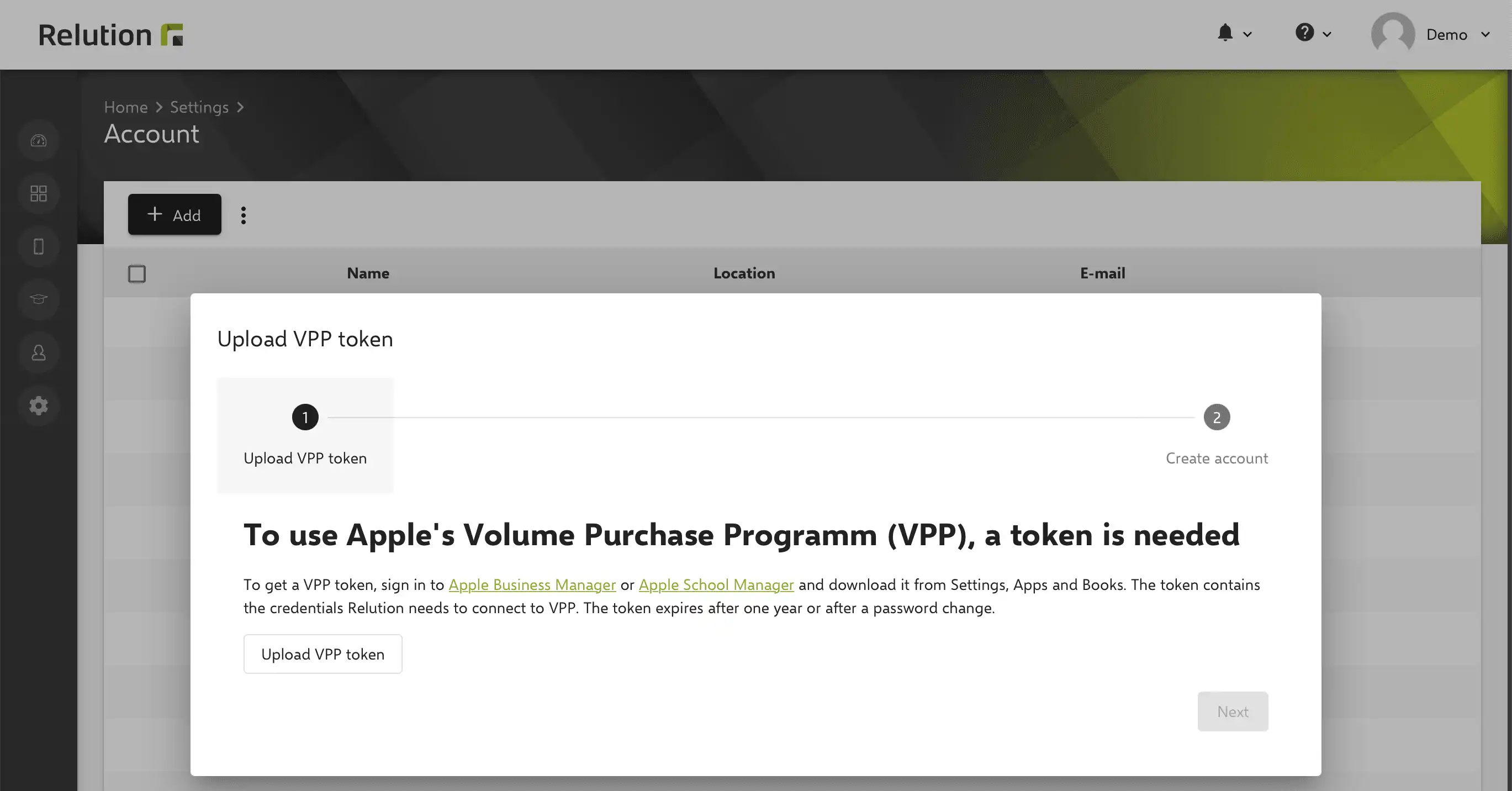 Vista de la cuenta de usuario en Relution con la opción de cargar un token VPP, incluida una breve guía sobre cómo proceder