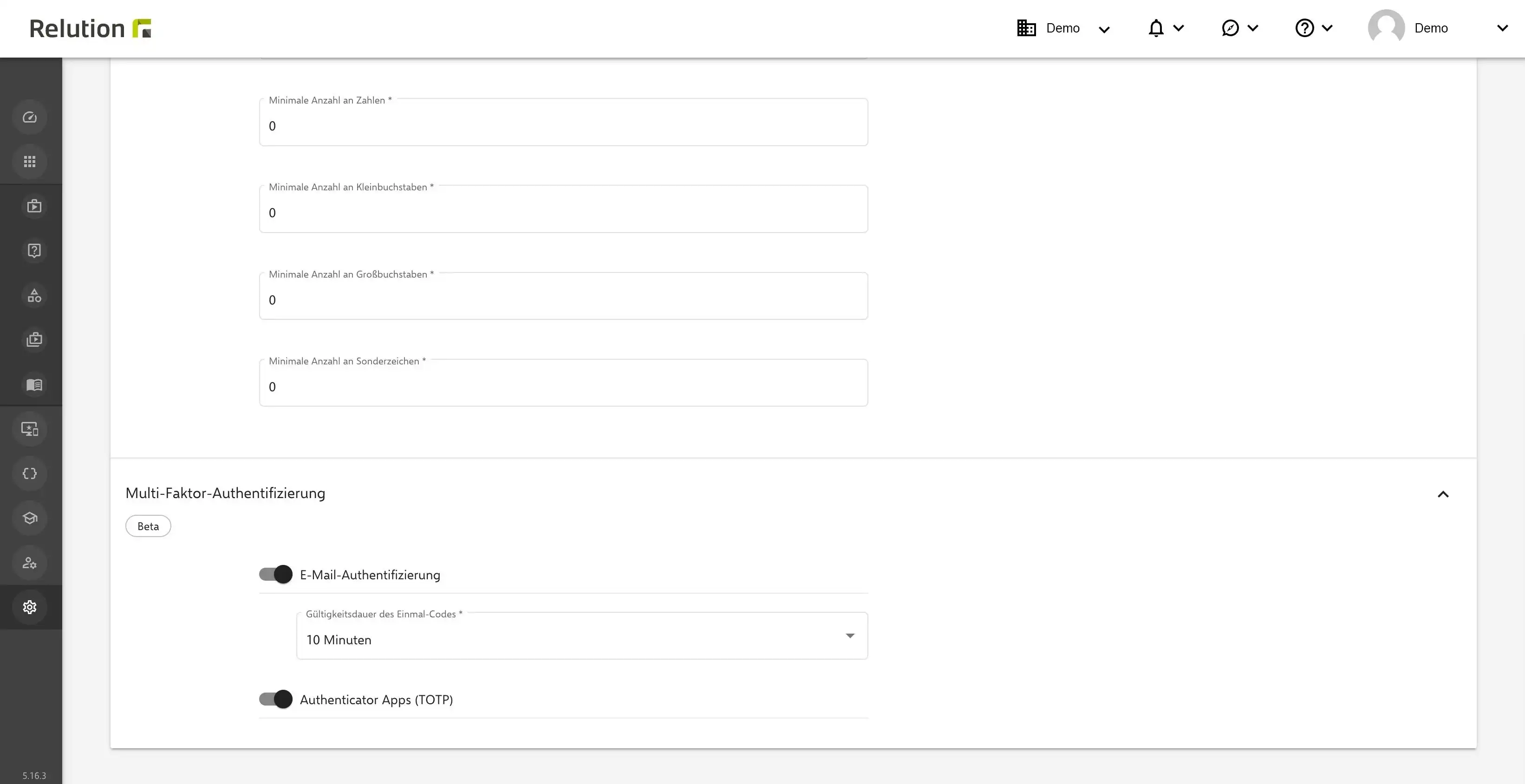 Ansicht der Konfigurationsoptionen für die Multi-Faktor-Authentifizierung in Relution, einschließlich Auswahl zwischen E-Mail-Authentifizierung und Authenticator Apps