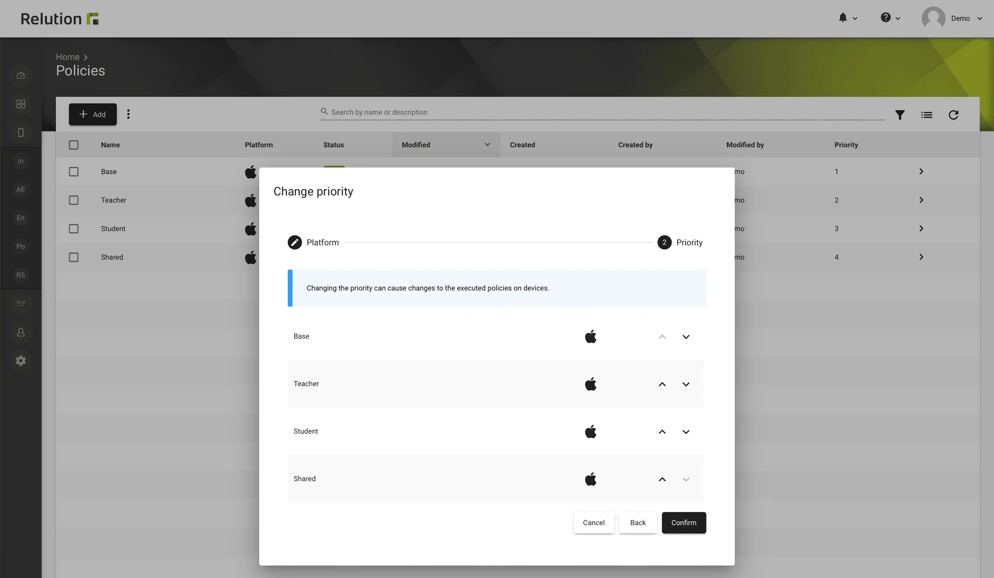 Vista di configurazione in Relution per impostare la priorità delle politiche per piattaforma