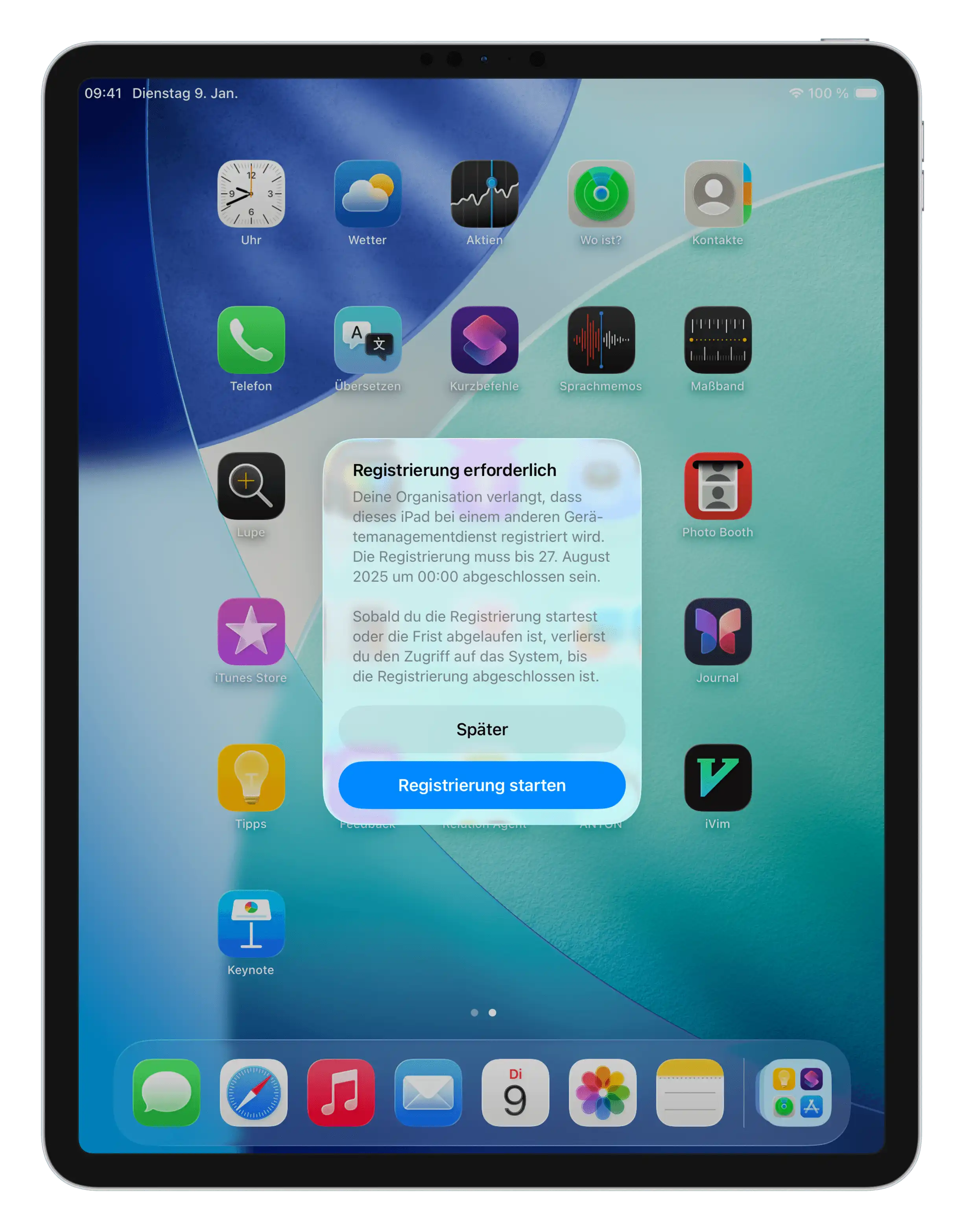 Screenshot des Startbildschirms eines iPads mit mehreren App-Icons und einem Hinweis auf einen erforderlichen Managementwechsel
