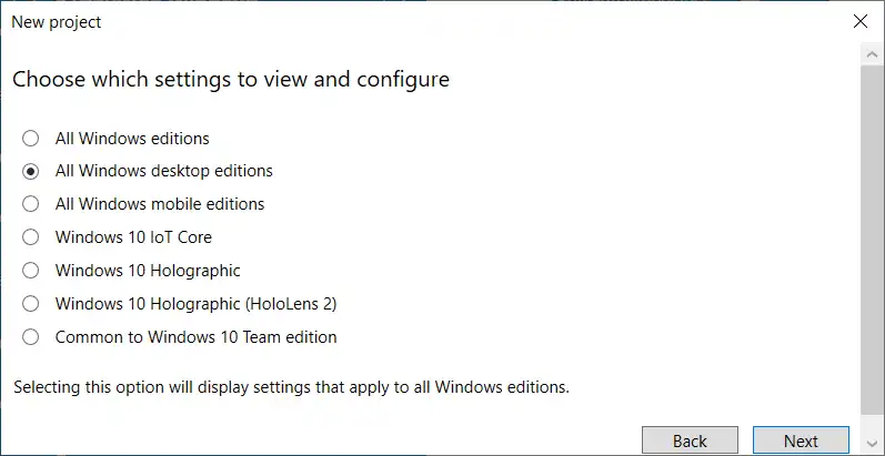 Menu di selezione in Windows Configuration Designer con varie edizioni di Windows, dove « Tutte le edizioni desktop di Windows » è selezionato e l’opzione « Avanti » è disponibile