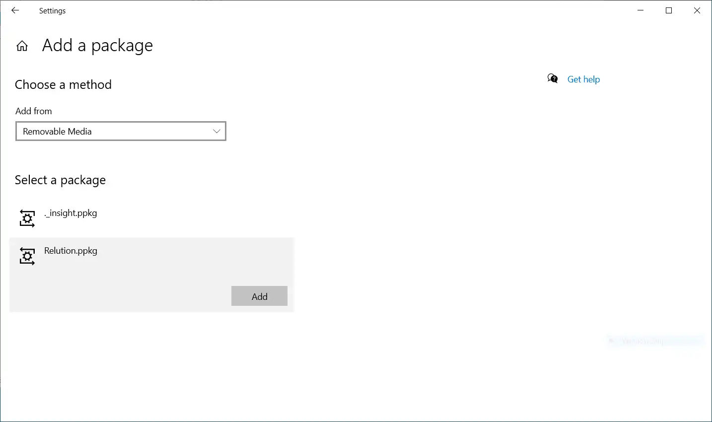 Vista dello schermo su un dispositivo Windows 10/11 con l’opzione « Seleziona un pacchetto », che mostra il pacchetto di distribuzione « relution.ppkg » e la possibilità di aggiungerlo tramite « Aggiungi »