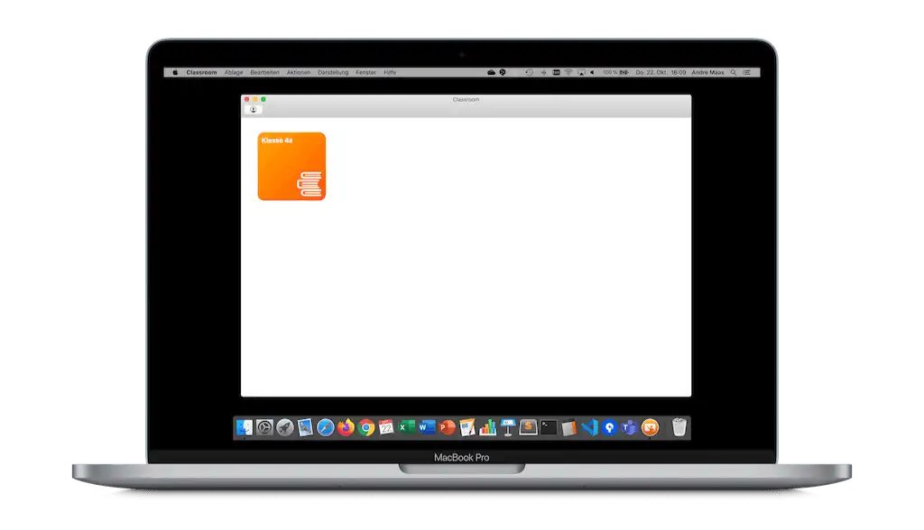 Ansicht eines MacBook Pro Bildschirms mit der Apple Classroom App, in der „Klasse 4a“ prominent angezeigt wird und die zugeordneten Tablets gesteuert werden können