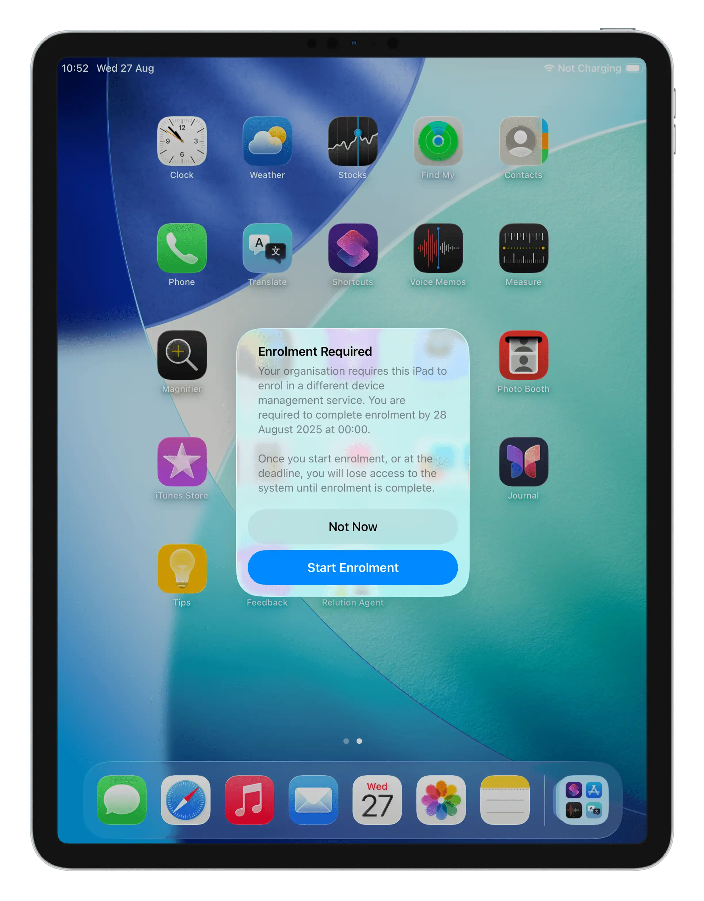 Notification on an end device informing users about a required management change, including a deadline and a restriction on access during the process