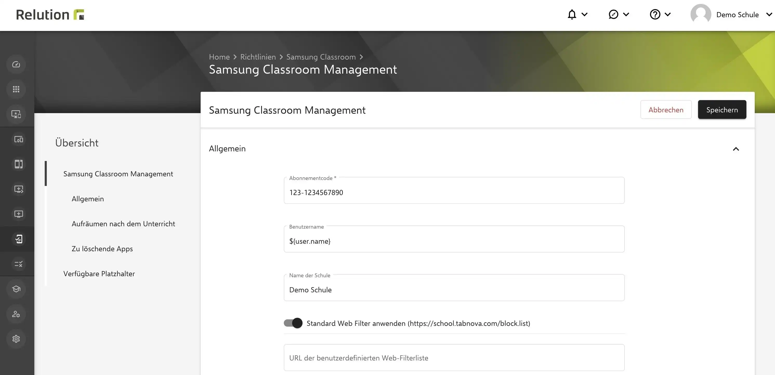 Einstellungsbereich in Relution zur Konfiguration von „Samsung Classroom Management“ mit Optionen zur Eingabe des Abonnementcodes, Festlegung von Benutzernamen und Schulnamen sowie Einrichtung von Web-Filtern für eingeschränkte Internetnutzung