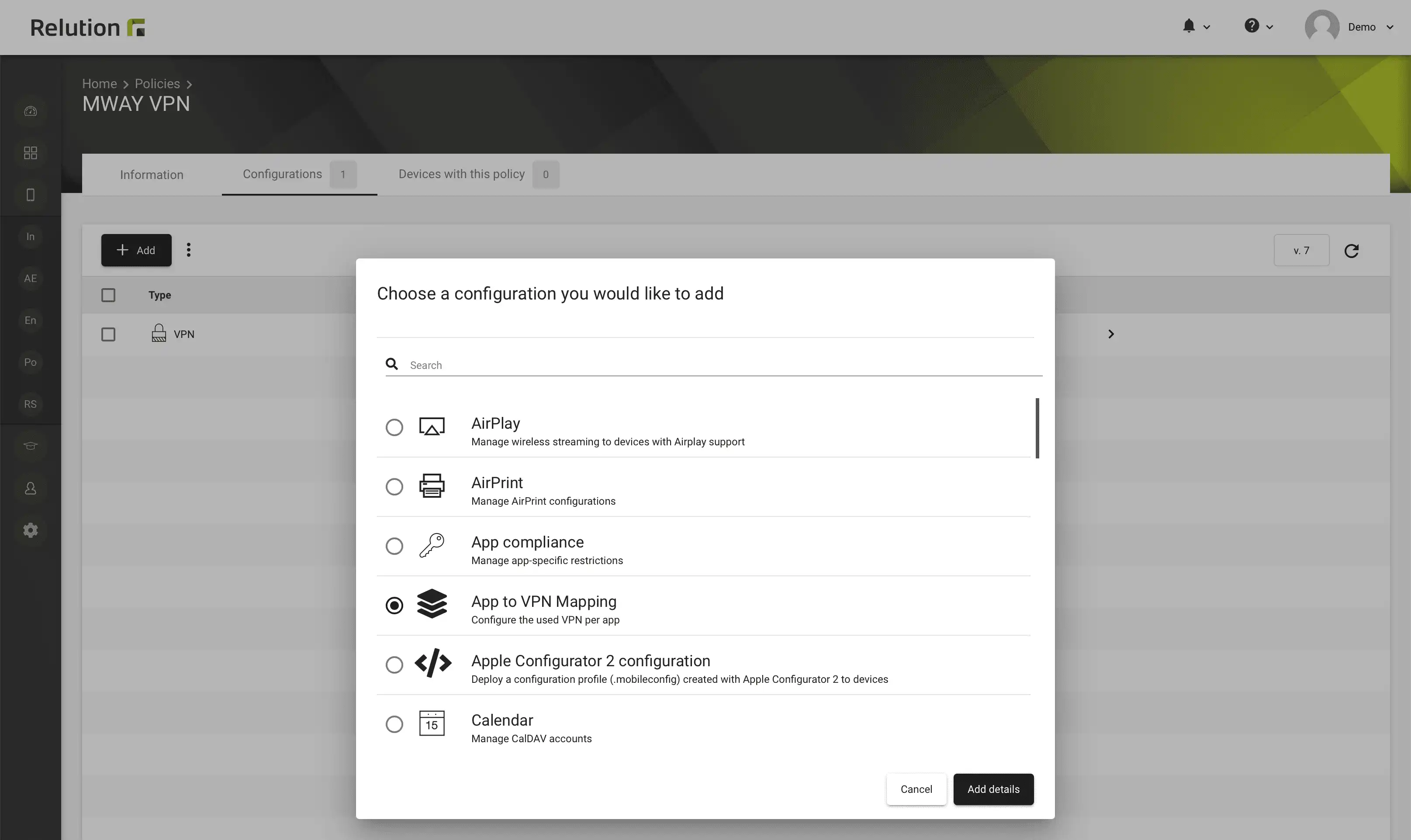 Selezione della configurazione in Relution con l'opzione "Assegnazione app a VPN" per la connessione VPN automatica per app iOS