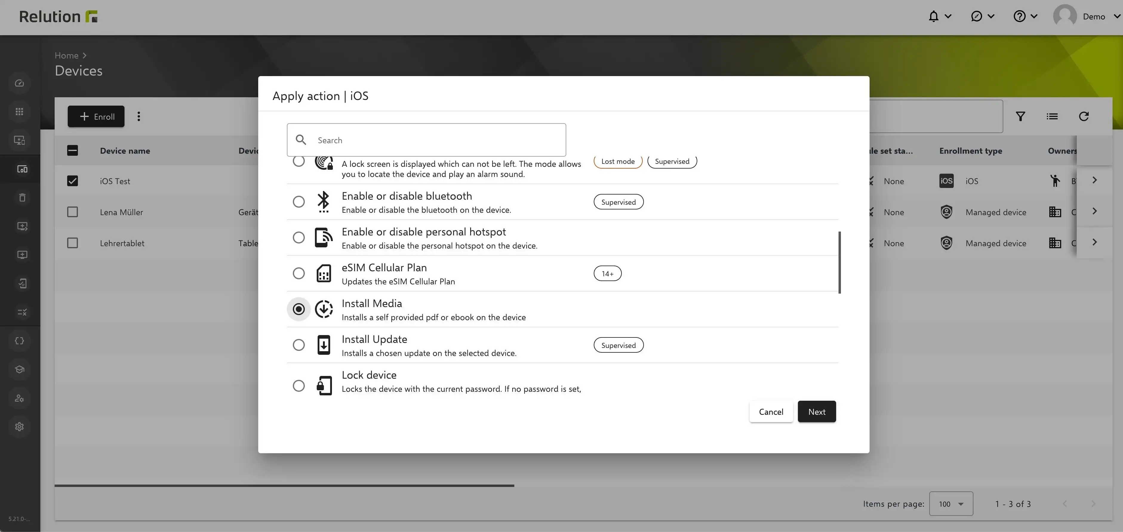 Relution'un "Medya" bölümünde .pdf veya .ePub belgelerini yükleme, bir VPP token atama ve bunları iOS/iPadOS cihazlarına güvenli bir şekilde dağıtma seçeneği
