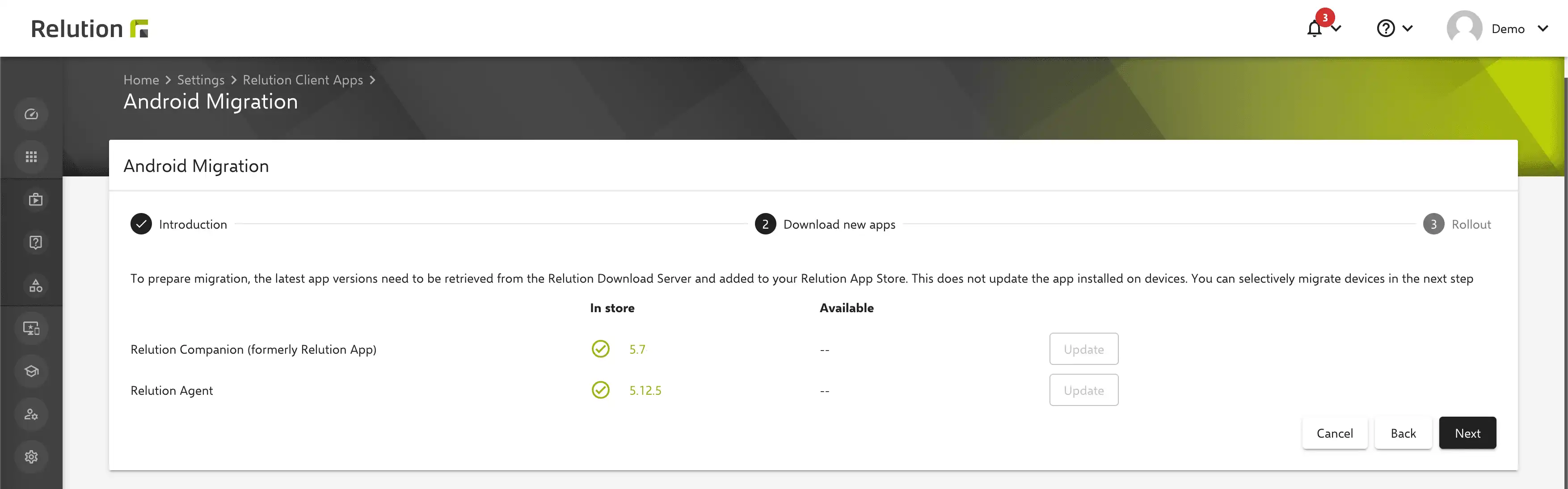 Step in Relution prompting the download of the latest app versions from the Relution download server and adding them to the Relution App Store, with a list of relevant Relution apps displayed below.