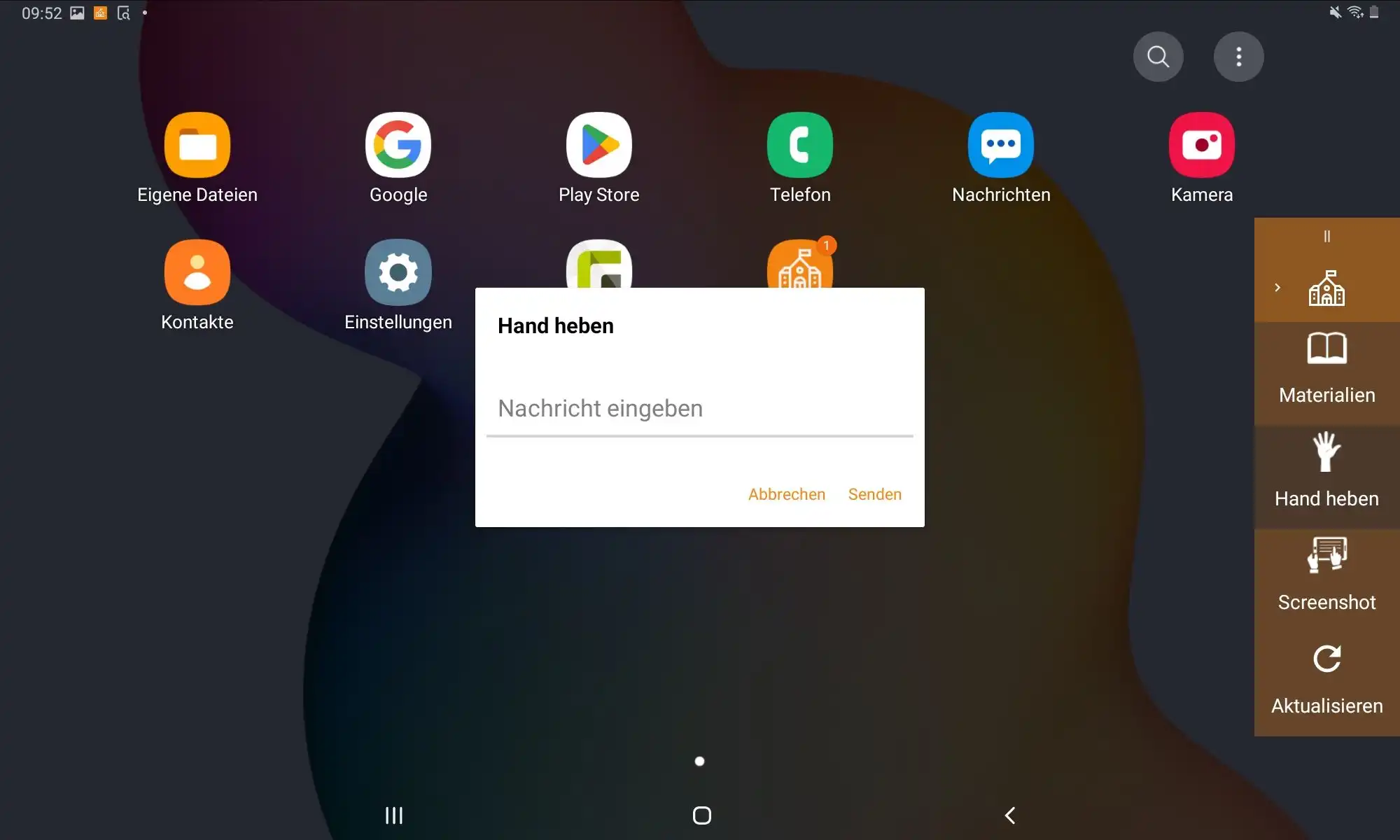 Funktion „Hand heben“ in der Samsung Classroom Management App, bei der Schüler Fragen stellen können und diese direkt auf dem Lehrergerät angezeigt werden