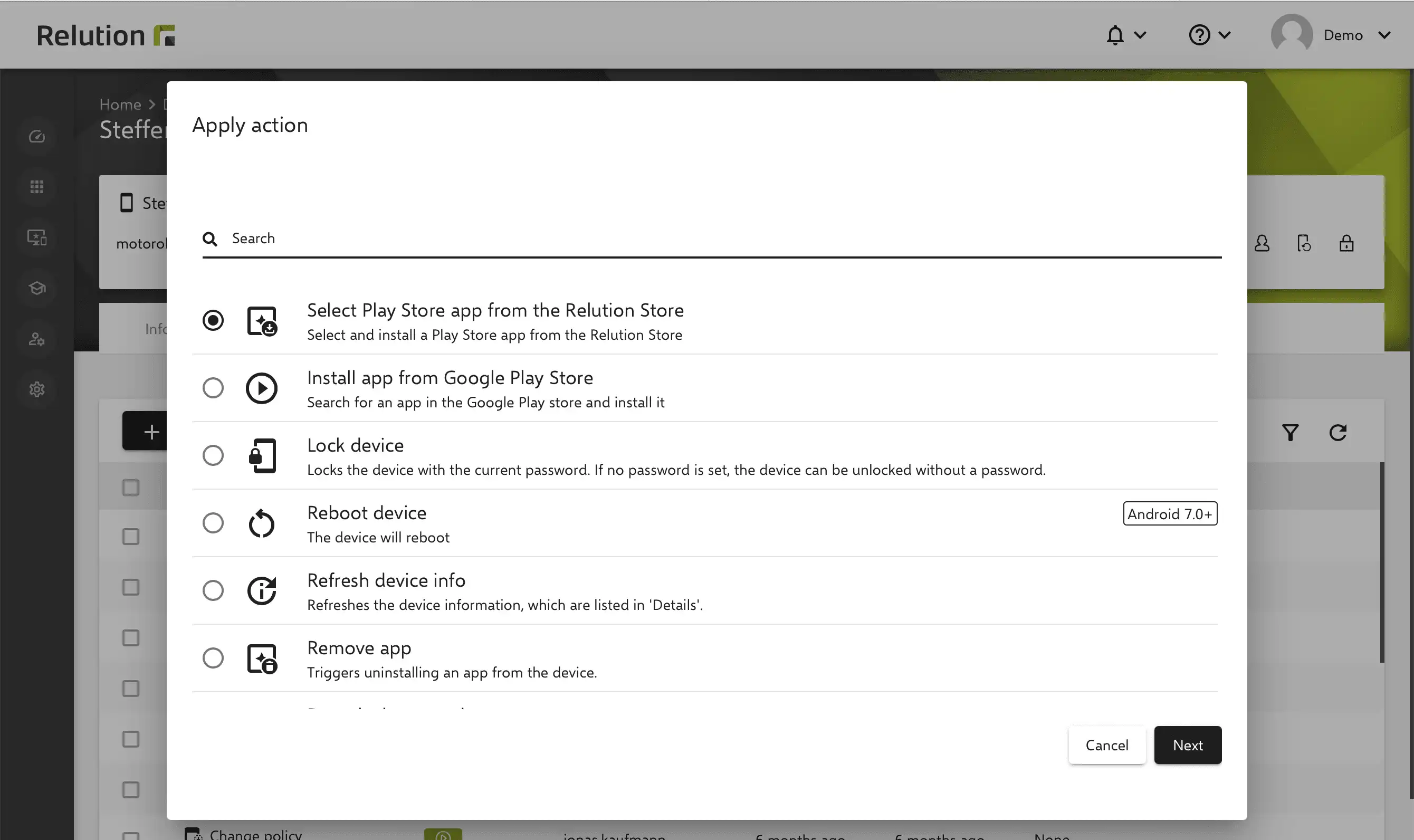 Detalles del dispositivo en Relution con la opción de instalar aplicaciones de Google Play Store en dispositivos Android Enterprise